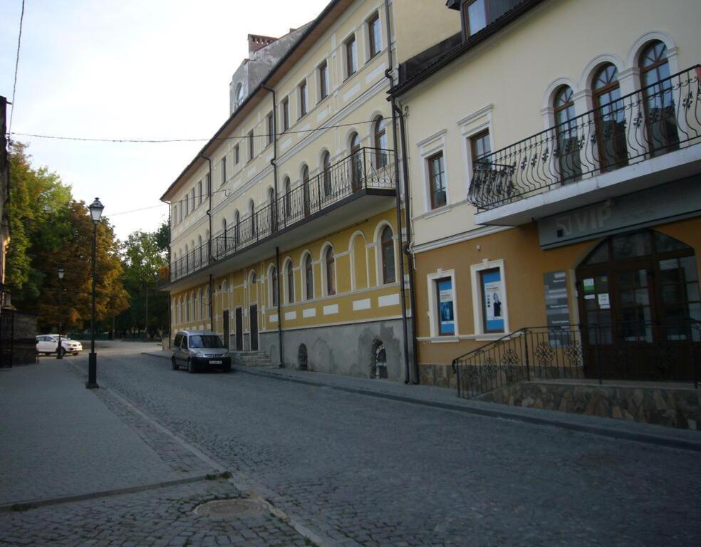 Апартаменти в Старому Місті Sweet House Каменец-Подольский Экстерьер фото