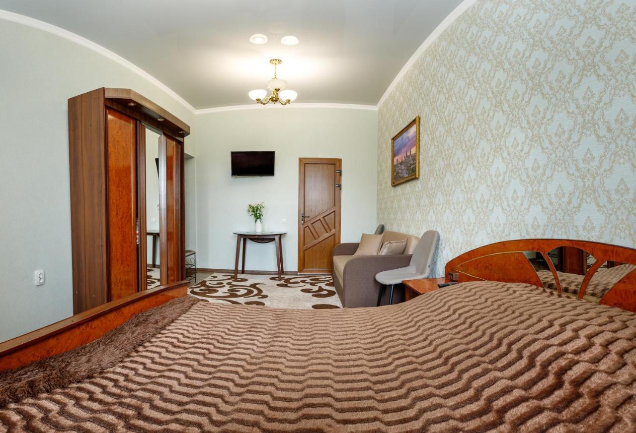Апартаменти в Старому Місті Sweet House Каменец-Подольский Экстерьер фото